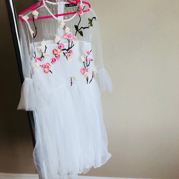 WHITE FLORAL DRESS - Picture 3 of 7